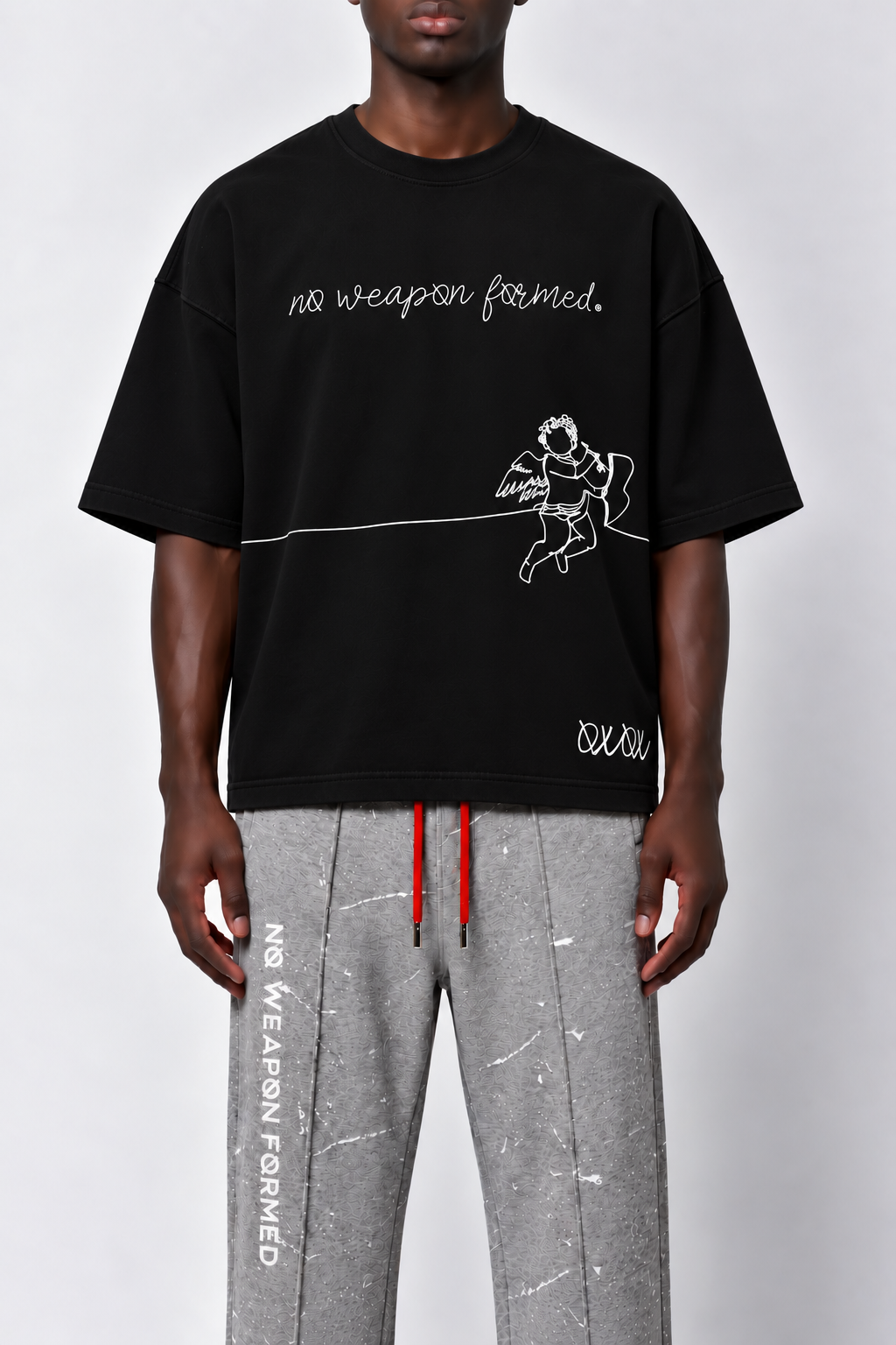 STRING ANGEL EMBROIDERED NO WEAPON FORMED BLACK T SHIRT